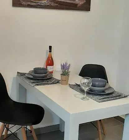 Σπίτι διακοπών Flora In Paros *