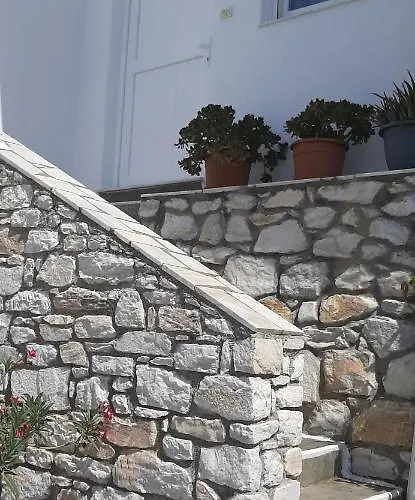 Дом отдыха Flora In Paros