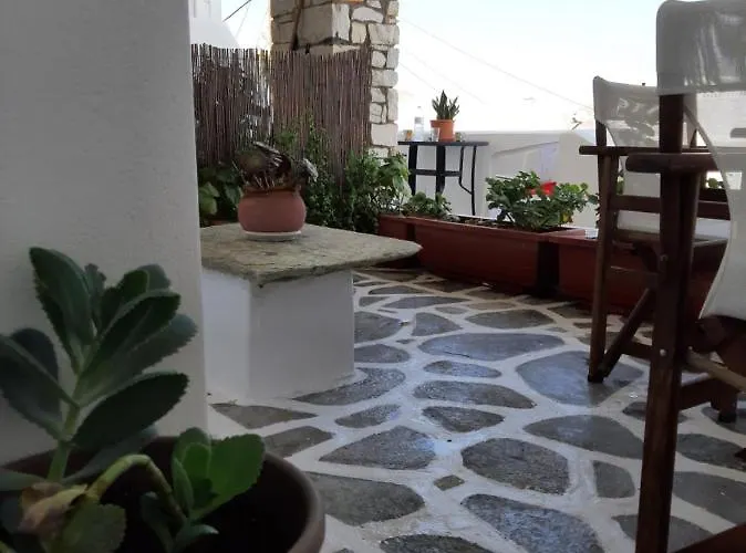 Дом отдыха Flora In Paros